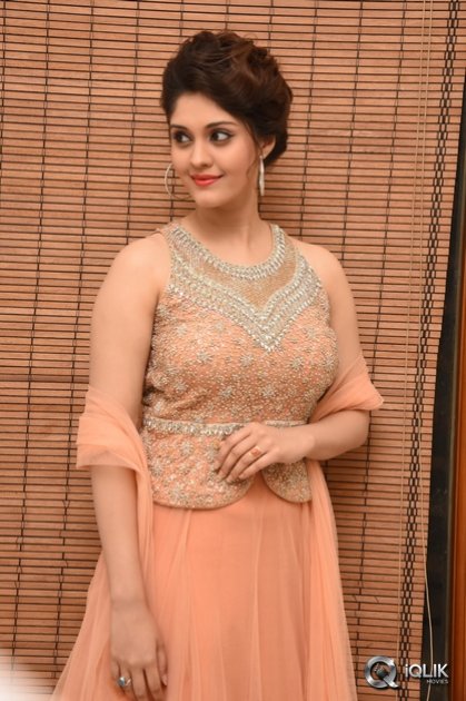 Surabhi-at-Gentleman-Movie-Audio-Launch